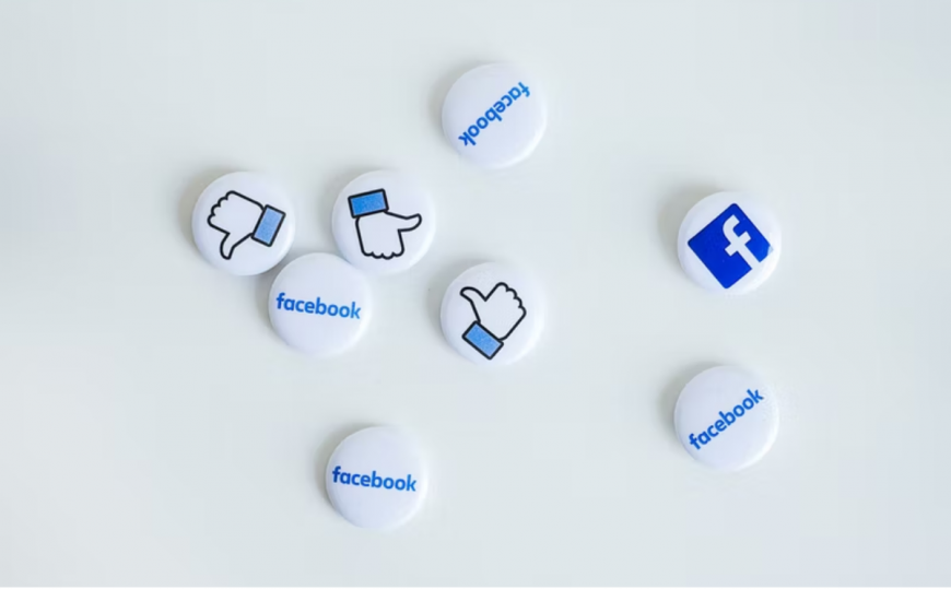 Various Facebook logo buttons.