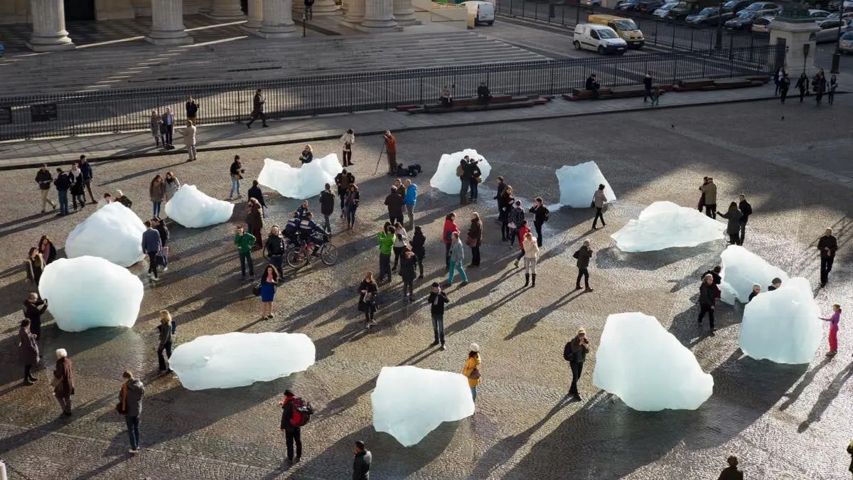 Ice Watch, 2014, Place du Panthéon, Paris, 2015. Photo: Martin Argyroglo